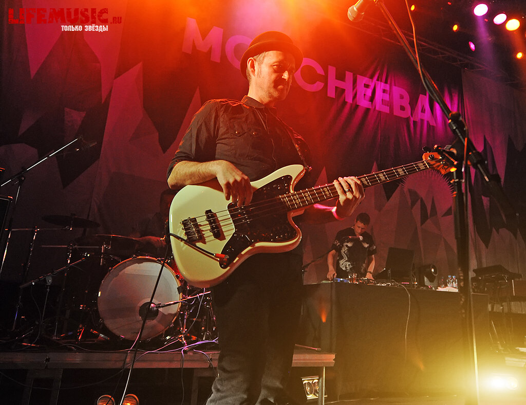 Фото 22. Концерт группы Morcheeba в Москве в 2014 году.