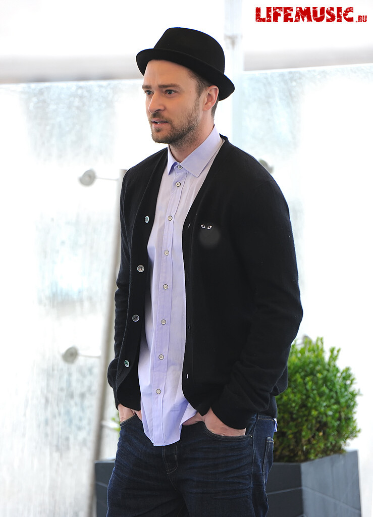  4. Justin Timberlake ( )      VA-ʻ