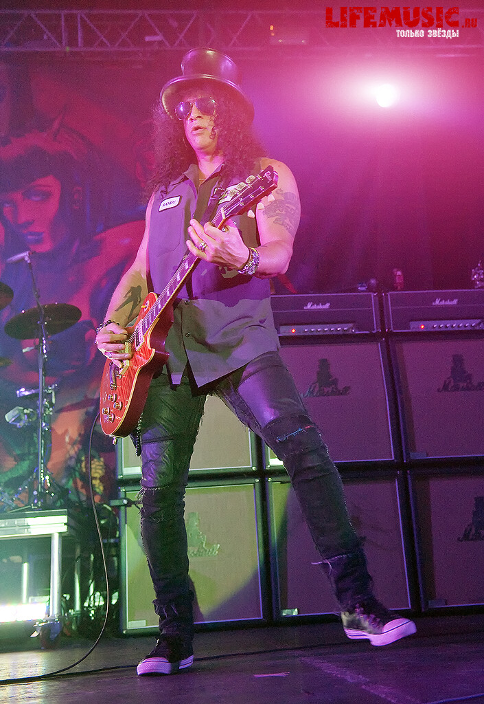  9.  Slash feat. Myles Kennedy and The Conspirators  . 16  2013 .  .
