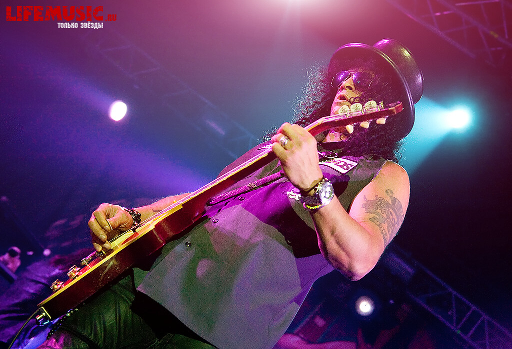  10.  Slash feat. Myles Kennedy and The Conspirators  . 16  2013 .  .
