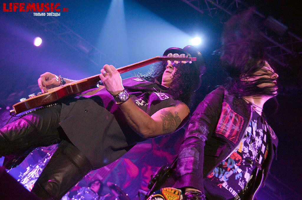  11.  Slash feat. Myles Kennedy and The Conspirators  . 16  2013 .  .