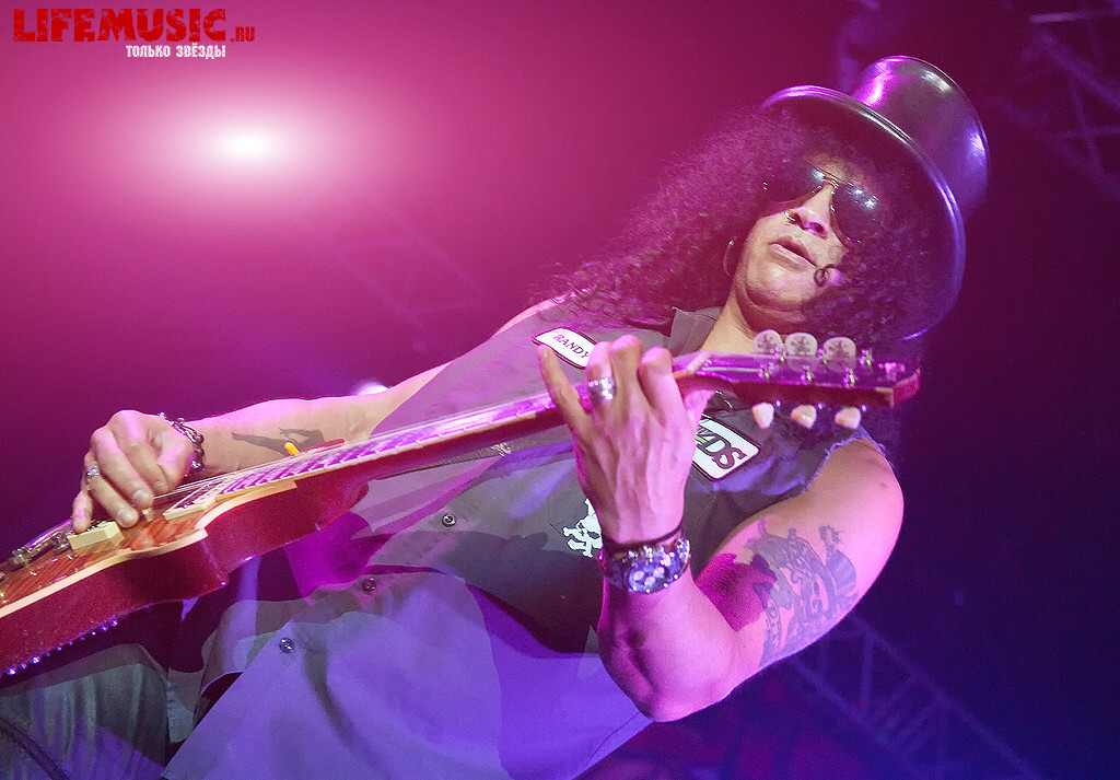  14.  Slash feat. Myles Kennedy and The Conspirators  . 16  2013 .  .