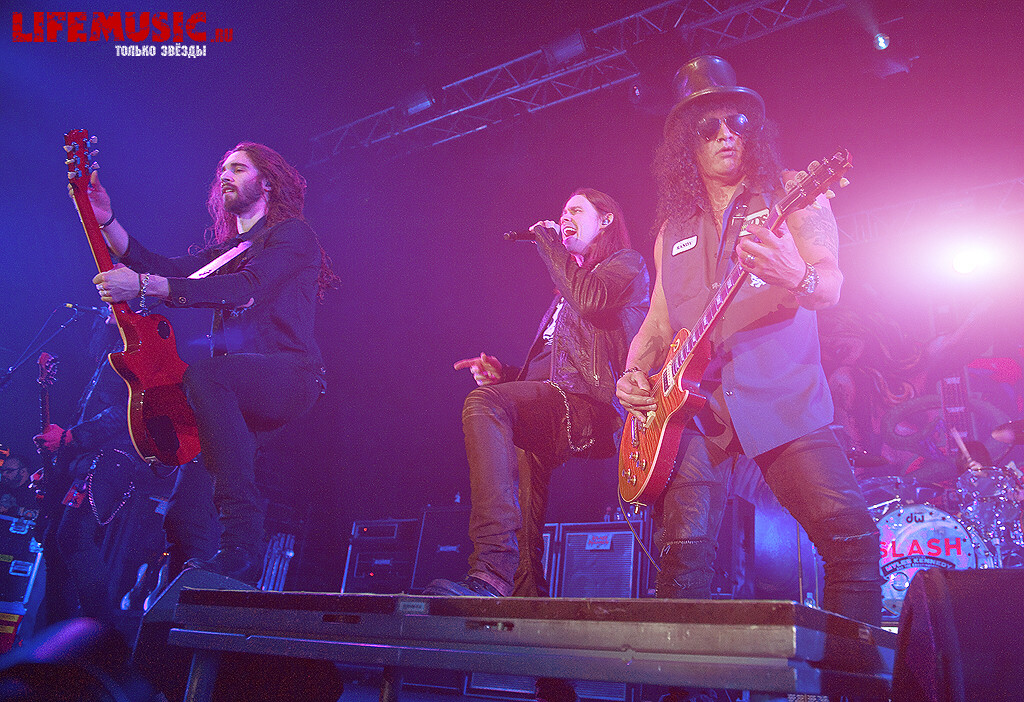  15.  Slash feat. Myles Kennedy and The Conspirators  . 16  2013 .  .