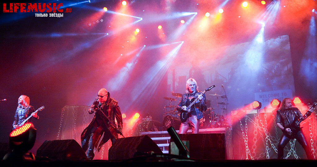  1.  Judas Priest  . Stadium Live. 18  2012 .
