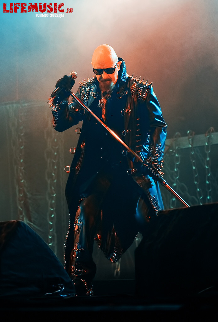  2.  Judas Priest  . Stadium Live. 18  2012 .