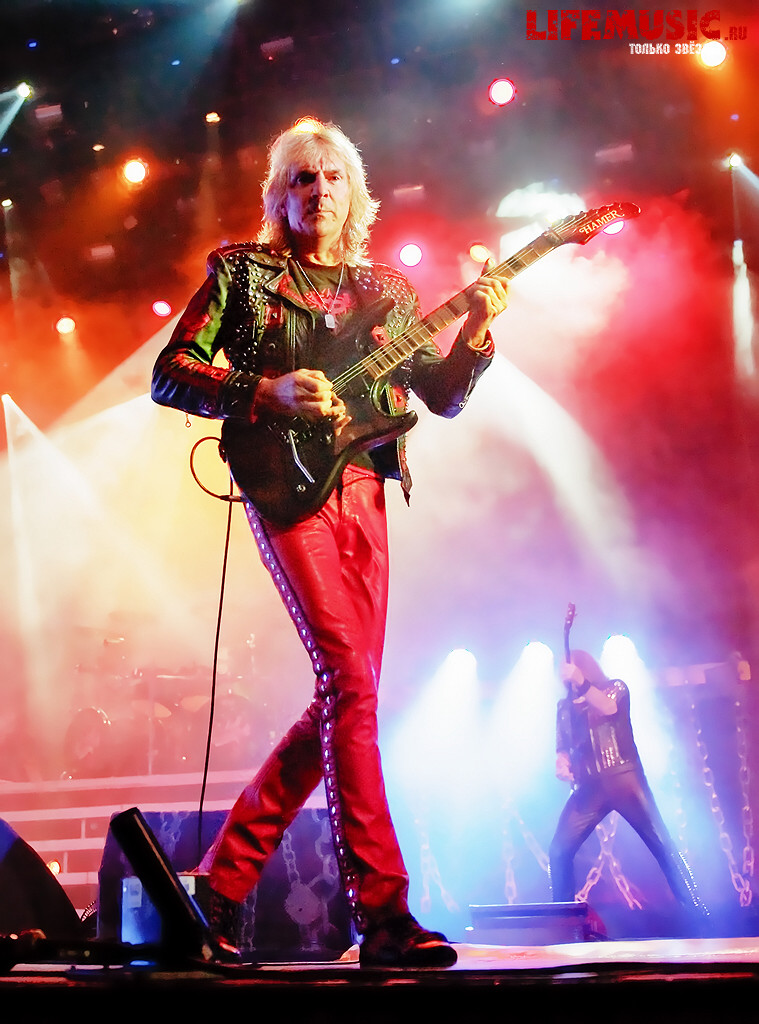  4.  Judas Priest  . Stadium Live. 18  2012 .