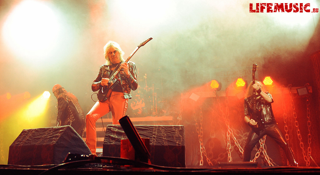  5.  Judas Priest  . Stadium Live. 18  2012 .