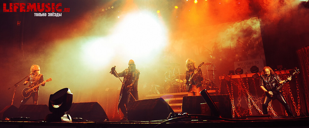  7.  Judas Priest  . Stadium Live. 18  2012 .
