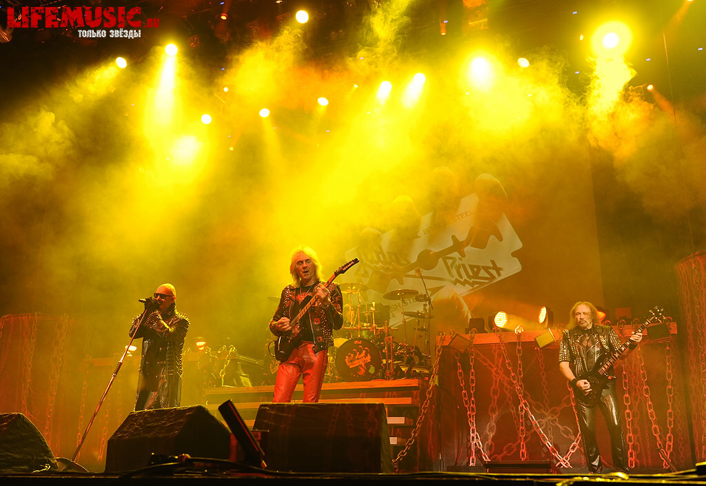  12.  Judas Priest  . Stadium Live. 18  2012 .