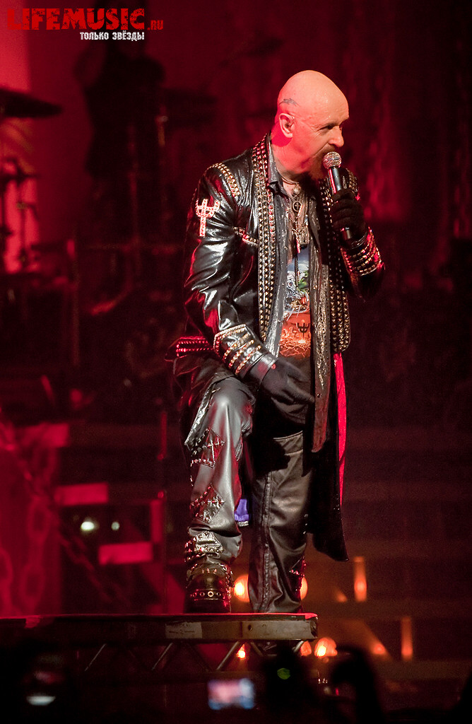  35.  Judas Priest  . Stadium Live. 18  2012 .
