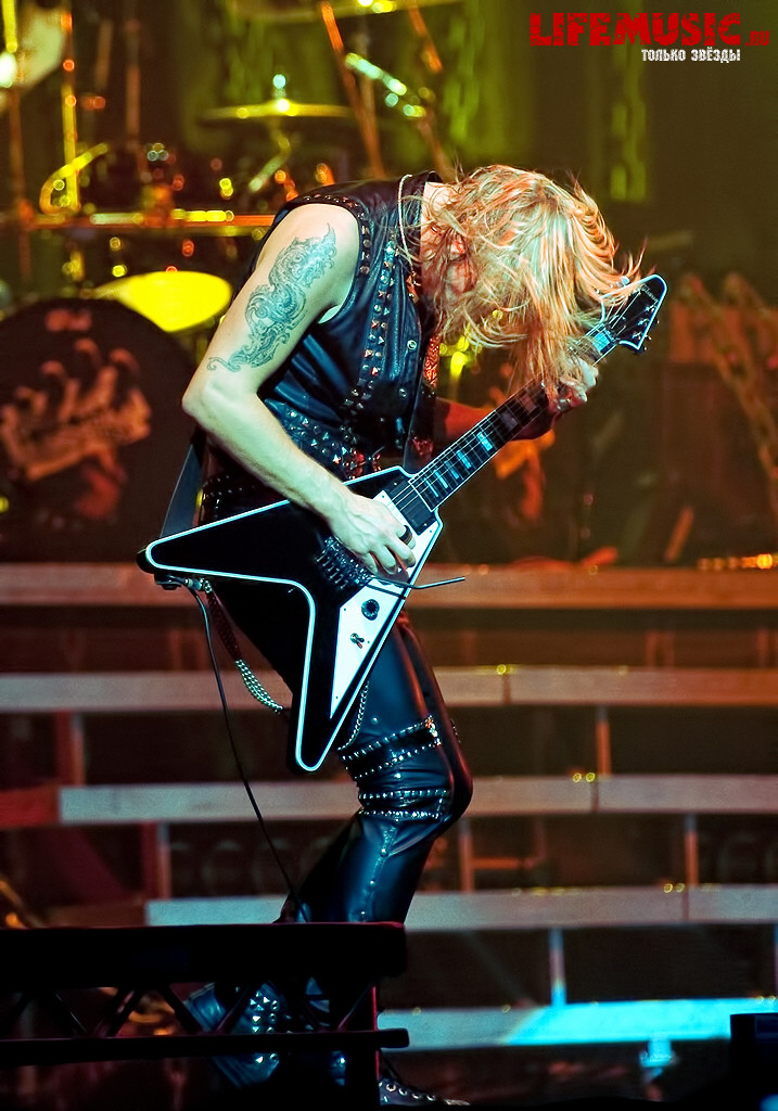  43.  Judas Priest  . Stadium Live. 18  2012 .