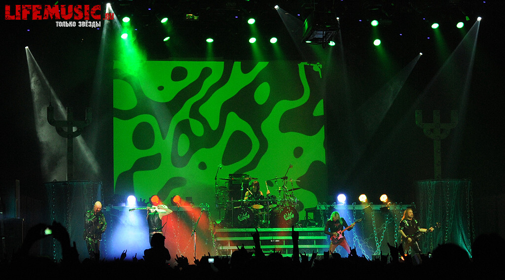  45.  Judas Priest  . Stadium Live. 18  2012 .