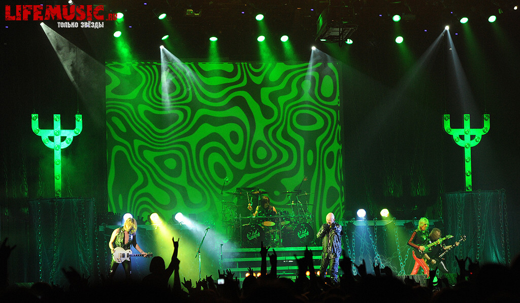  48.  Judas Priest  . Stadium Live. 18  2012 .
