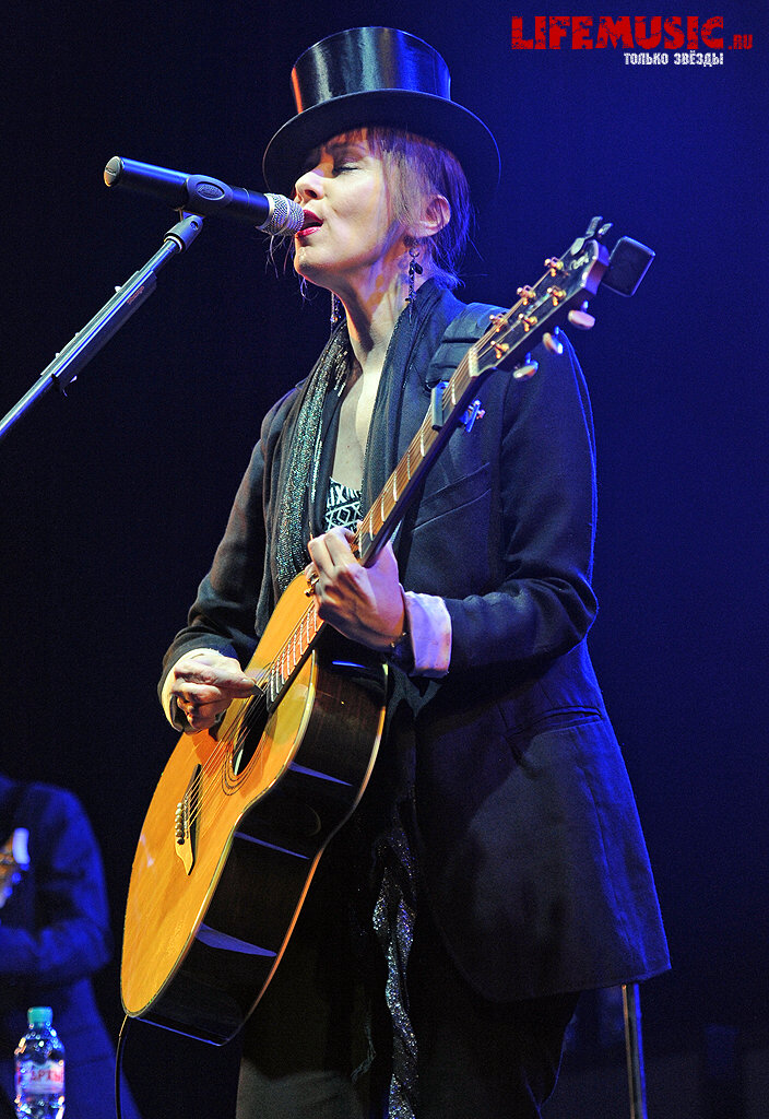  19.  Suzanne Vega  .  Arena Moscow. 18  2013 .