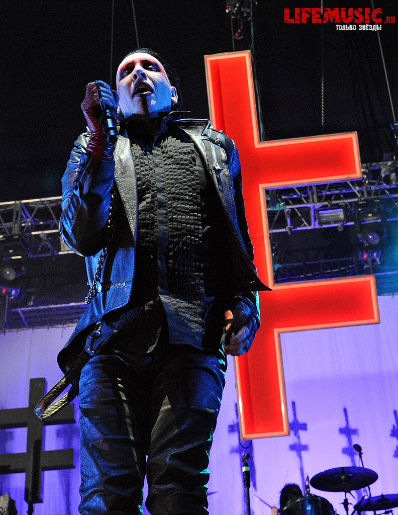  16.  Marilyn Manson  . 18  2012 .  .