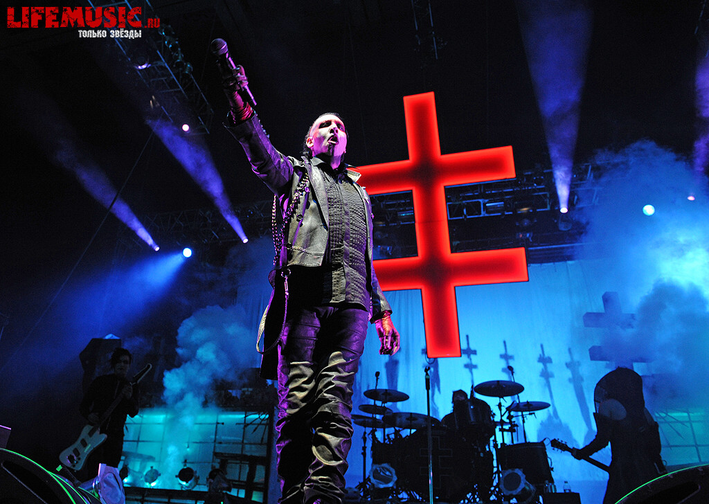  24.  Marilyn Manson  . 18  2012 .  .