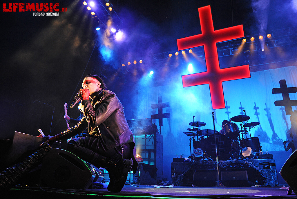 27.  Marilyn Manson  . 18  2012 .  .