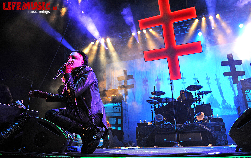  28.  Marilyn Manson  . 18  2012 .  .