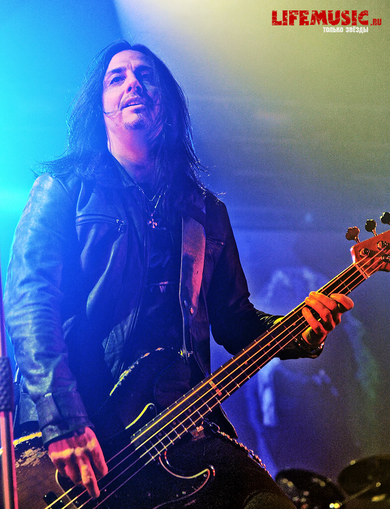  1.  W.A.S.P.  . 23  2012 .   Moscow