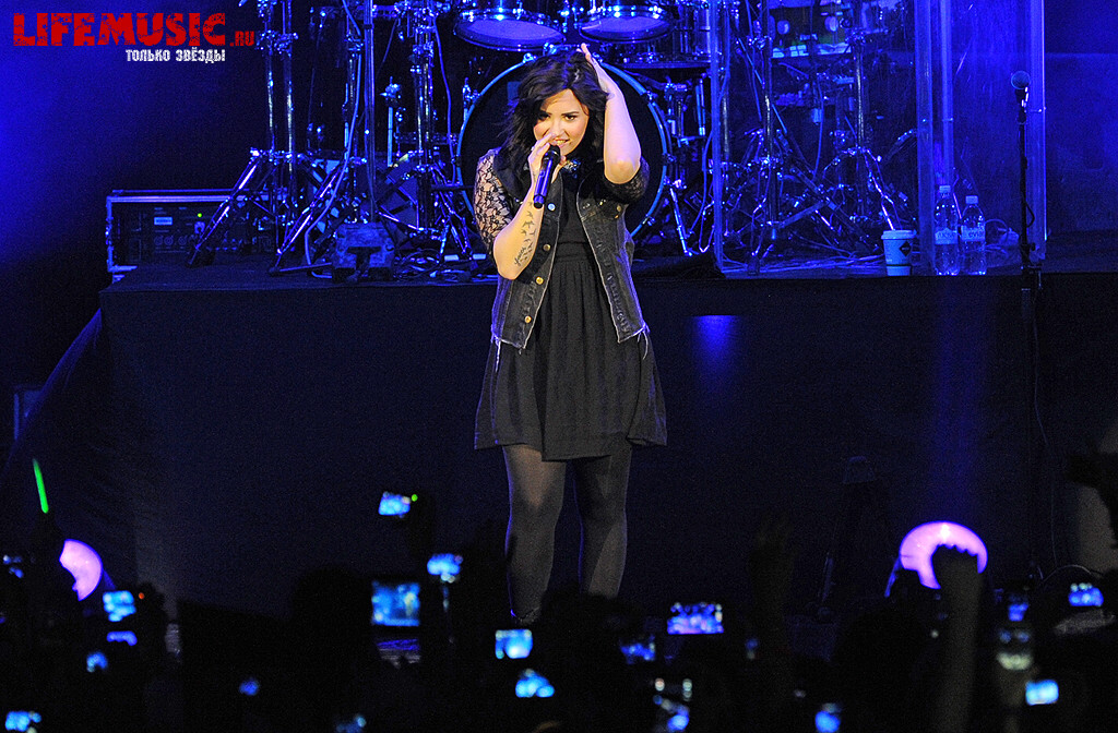  9.  Demi Lovato  . Crocus City Hall. 27  2013 .