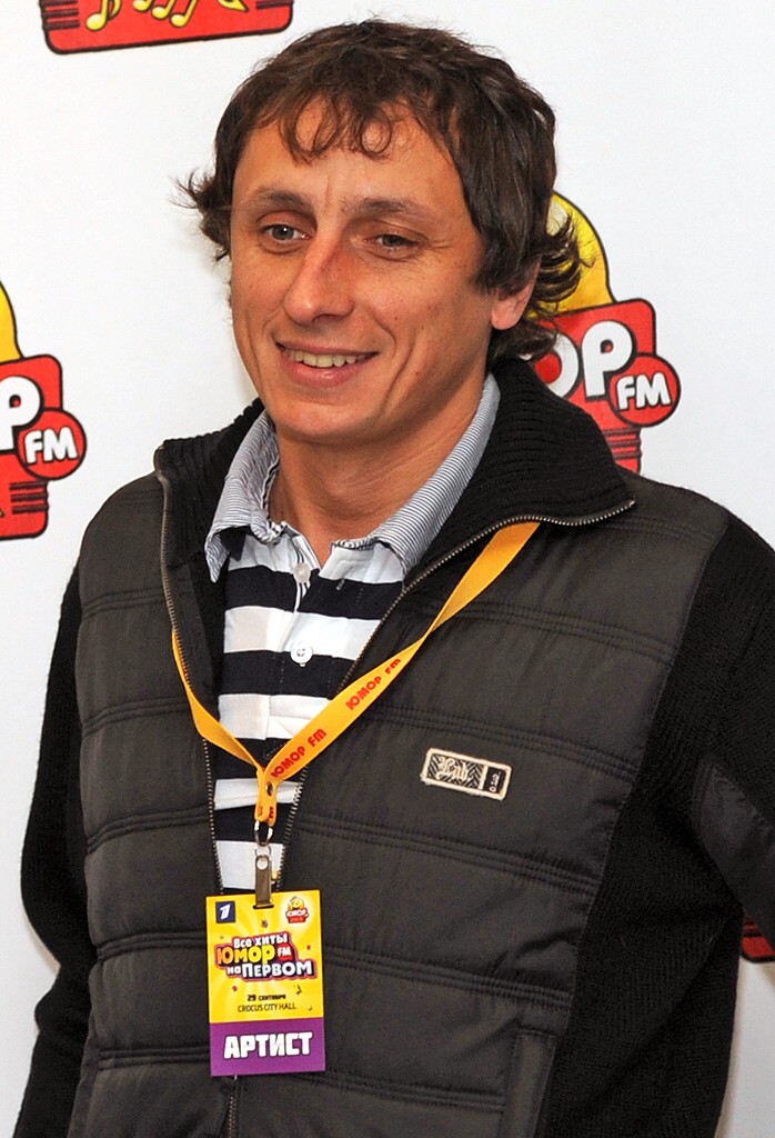  1.     FM   2011  .
