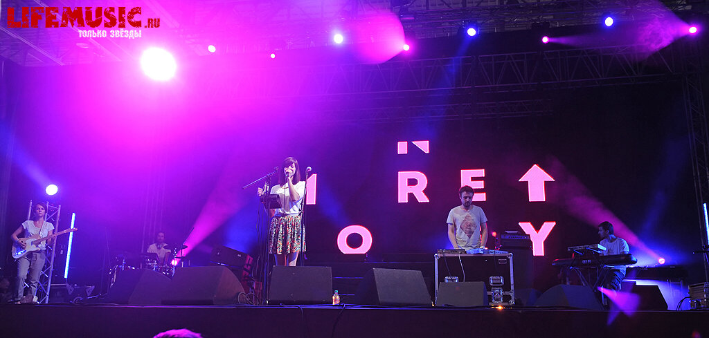  2.  Moremoney   Park Live. 30  2013 .