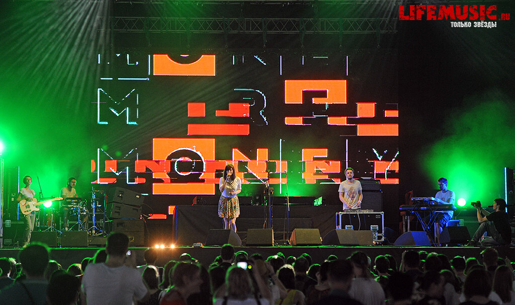  21.  Moremoney   Park Live. 30  2013 .