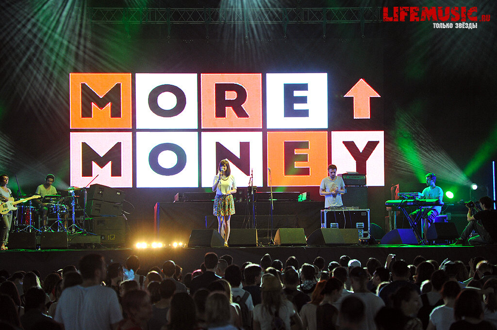  22.  Moremoney   Park Live. 30  2013 .