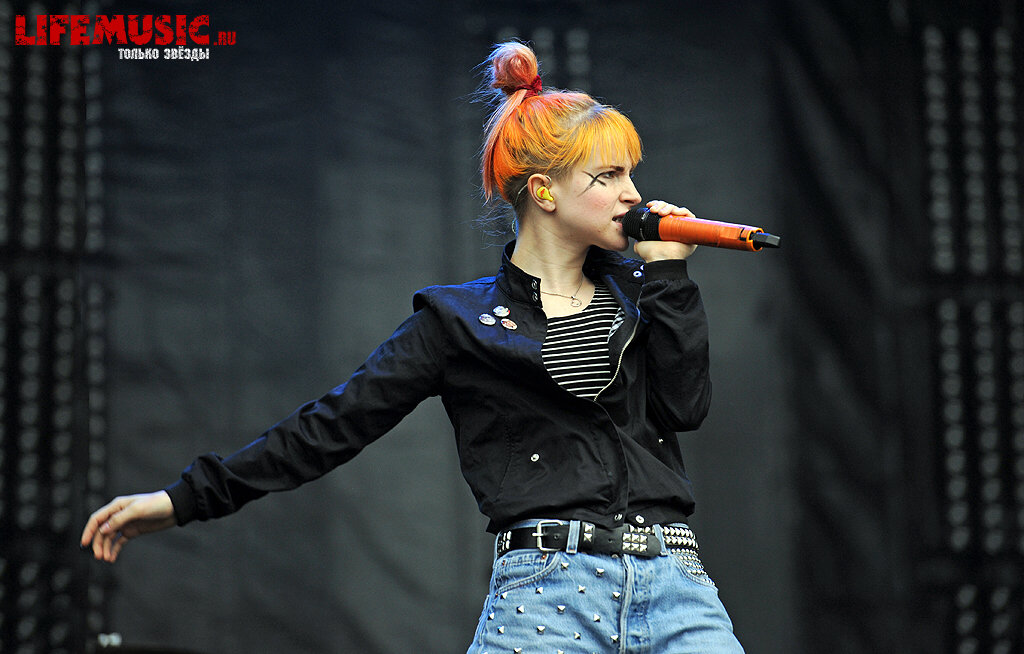  16.  Paramore   Park Live. 30  2013 .