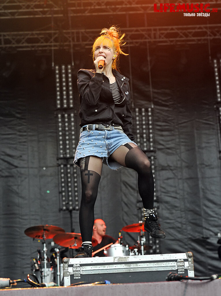  42.  Paramore   Park Live. 30  2013 .