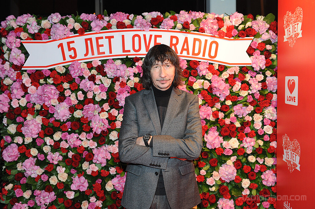  38   15  Love Radio