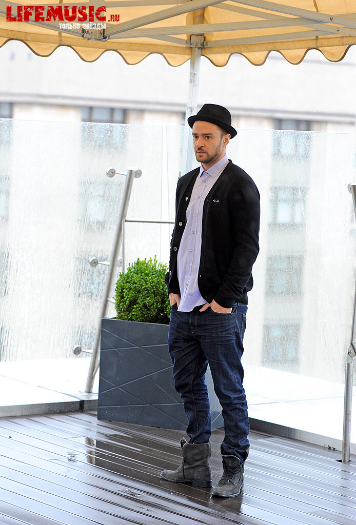  2. Justin Timberlake ( )      VA-ʻ