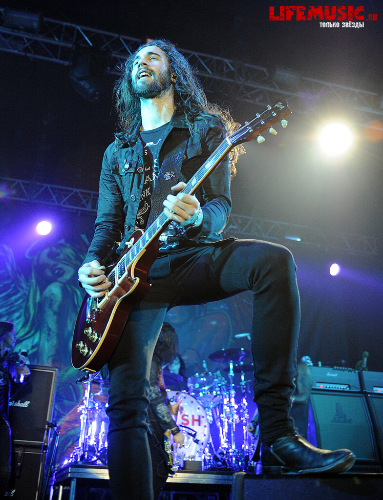  31.  Slash feat. Myles Kennedy and The Conspirators  . 16  2013 .  .