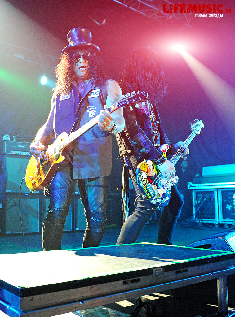  35.  Slash feat. Myles Kennedy and The Conspirators  . 16  2013 .  .