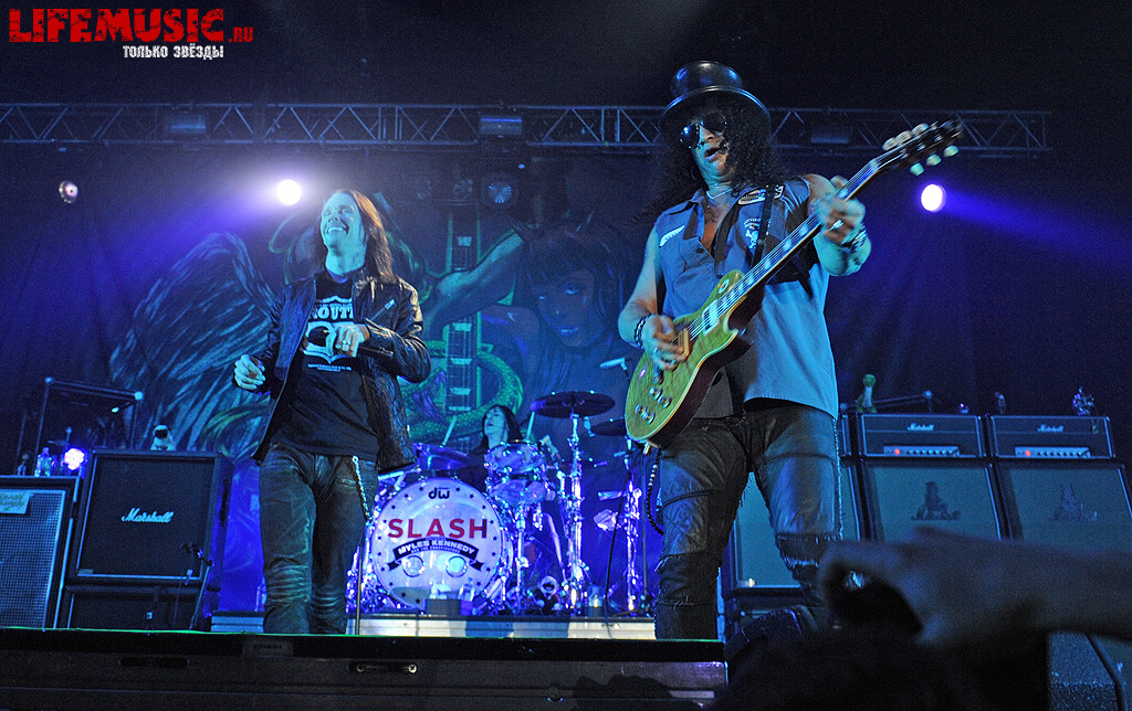  44.  Slash feat. Myles Kennedy and The Conspirators  . 16  2013 .  .