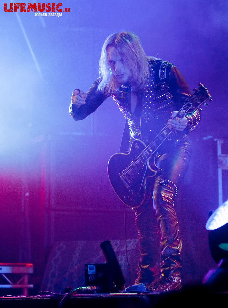  27.  Judas Priest  . Stadium Live. 18  2012 .