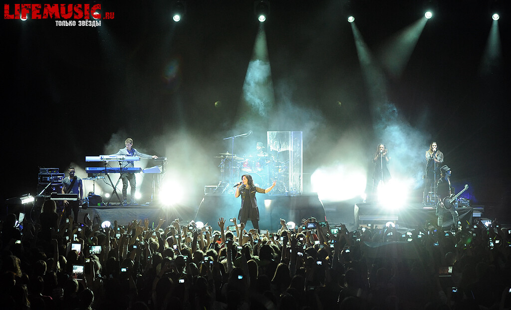  10.  Demi Lovato  . Crocus City Hall. 27  2013 .