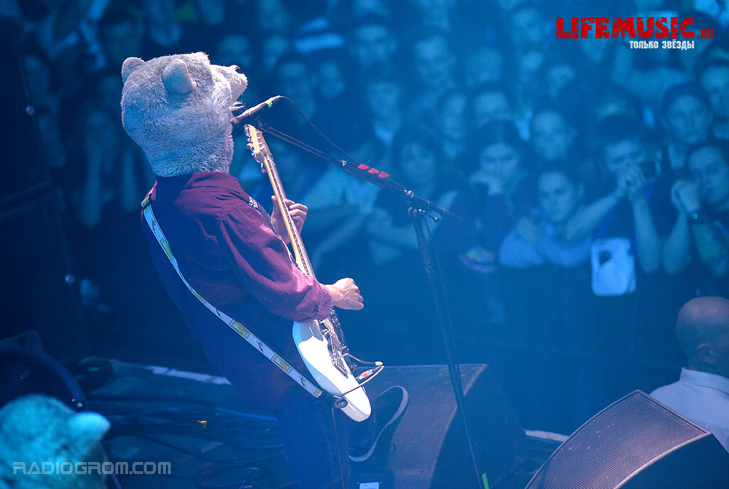  6   Man With A Mission    Ray Just Arena 29  2015